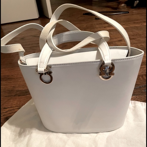 Salvatore Ferragamo vintage bucket shoulder bag - Picture 1 of 14